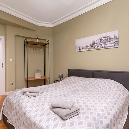 Stunning Luxury 3 Bedroom Apt In The Heart Of Town Σόφια Εξωτερικό φωτογραφία